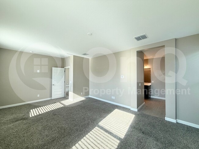 Building Photo - 8222 S 44th Gln