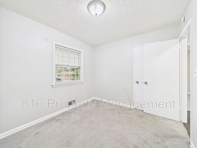 Building Photo - 10000 Fremont Ave