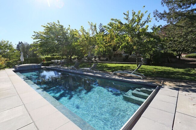 Building Photo - Gorgeous 4BR/3BA Single Family Home in the heart of Sonoma Wine Country, Pool, Deck, Pickle Ball ...