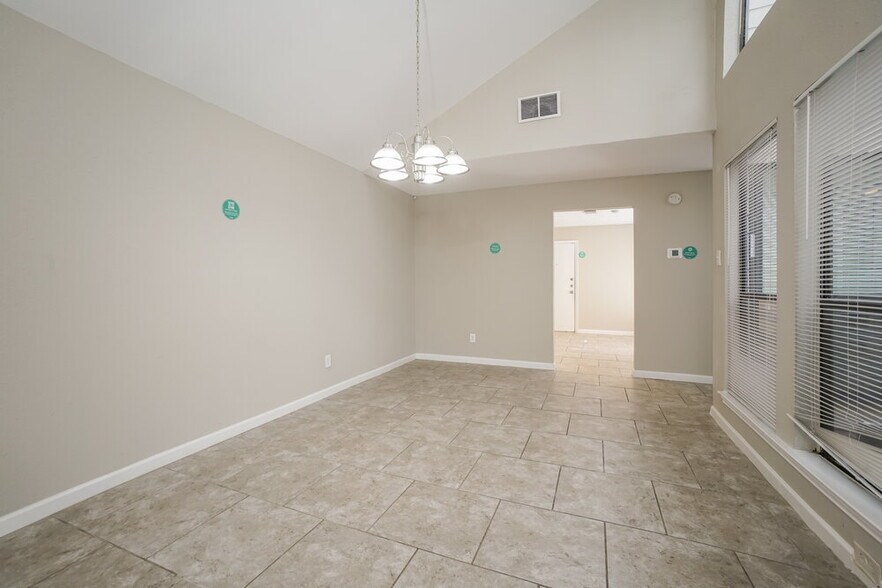 Building Photo - 7659 Athlone Dr
