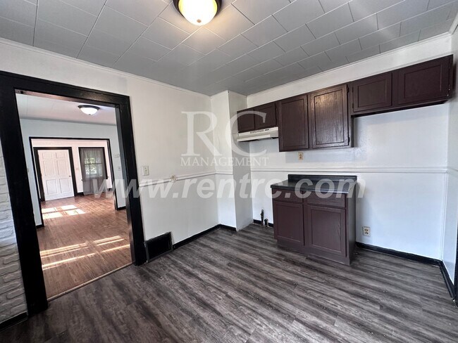 Building Photo - 1203 Cleveland-
