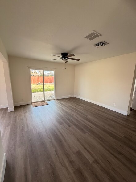 Building Photo - 44056 Date Ave