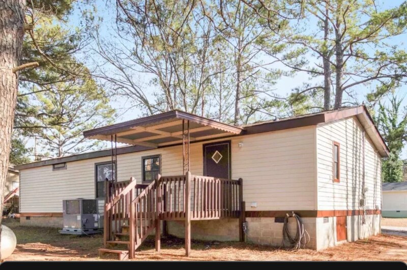 Building Photo - 302 Woodridge Dr