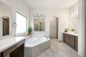 Building Photo - 1193 Stillwater Pond Dr