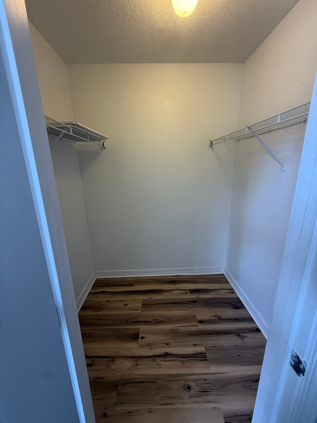 Building Photo - 1625 Martin Bluff Rd