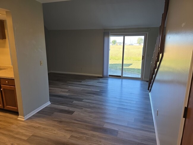 Building Photo - Welcome Home to Lagrange Living