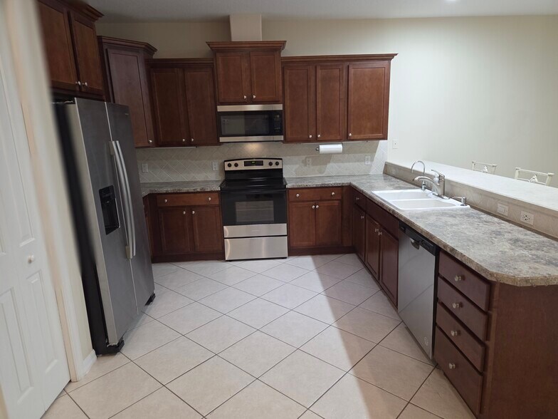 Building Photo - 427 Pineapple Sq SW