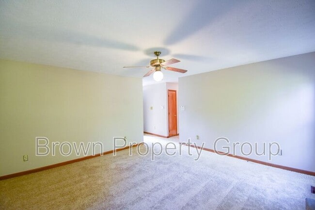 Building Photo - 5827 Labonte Dr