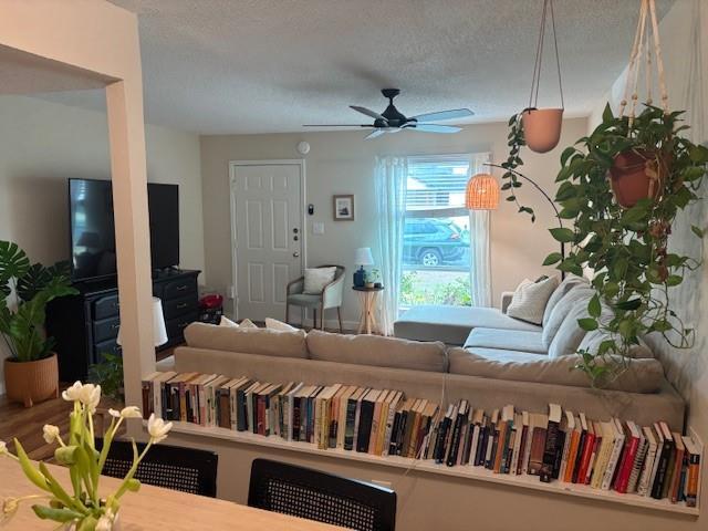 Building Photo - 7104 Hardy Dr