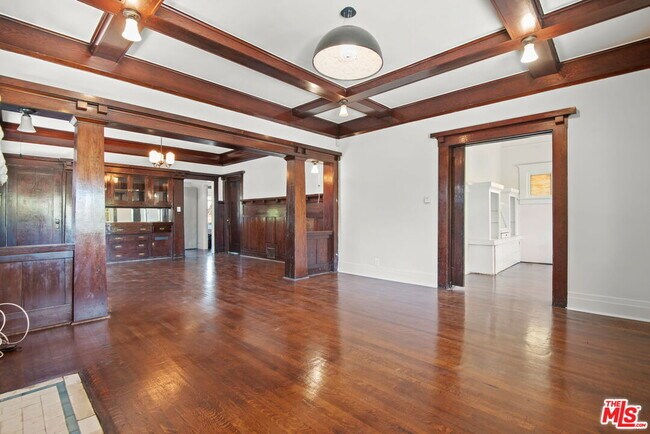 Building Photo - 1438 W 45th St