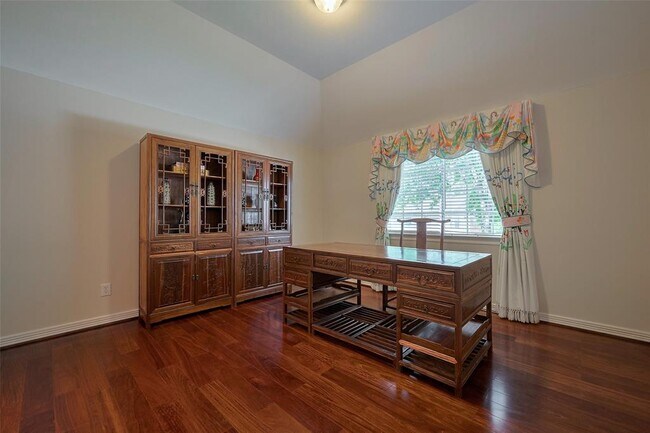Building Photo - 4707 Gladesdale Park Ln