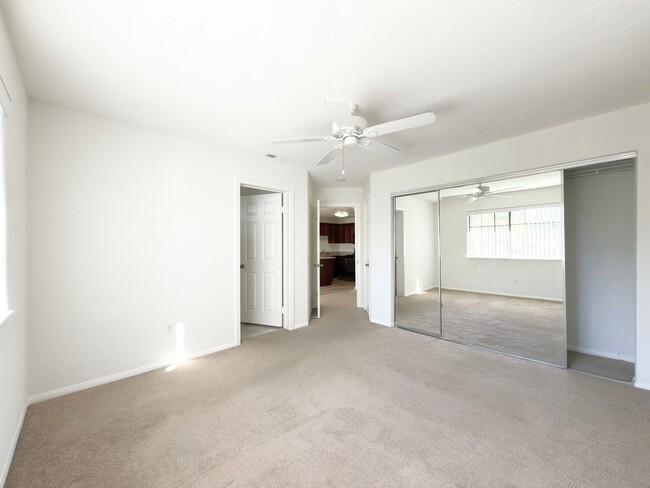 Building Photo - Upper Level Condo in Gated Vista Way Village!