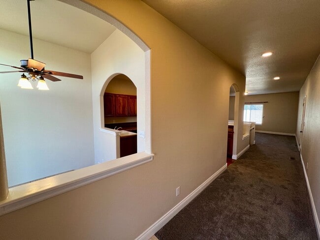 Building Photo - 5807 Zinfandel St