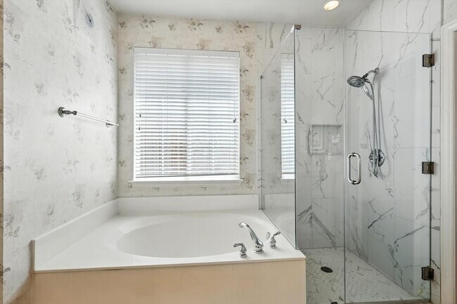 Building Photo - 4501 Sandra Lynn Dr