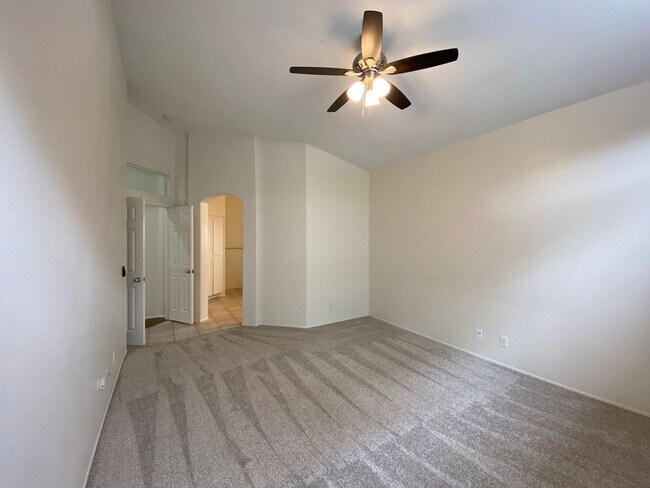 Building Photo - Spacious 3 Bedroom, 2 Bath located in Treasures of Caste Creek Community!