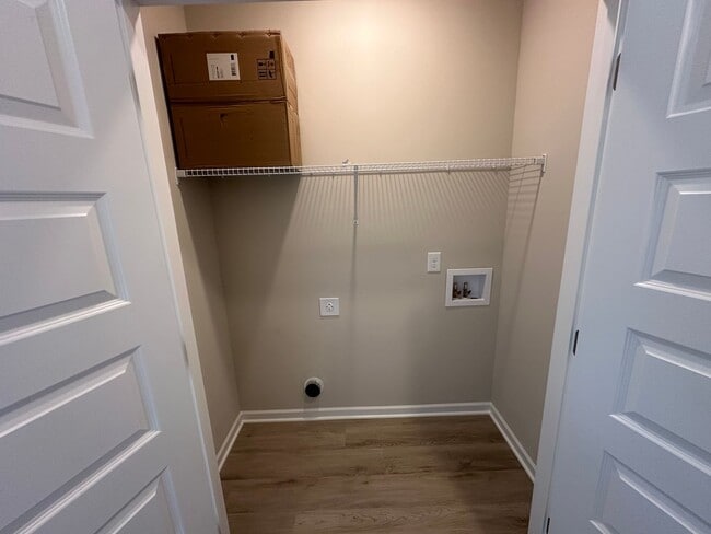 Building Photo - Beautiful 3 Bed 2.5 Bath Townhouse Near The Heart Of Shelbyville