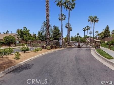 Building Photo - 17231 Greentree Dr