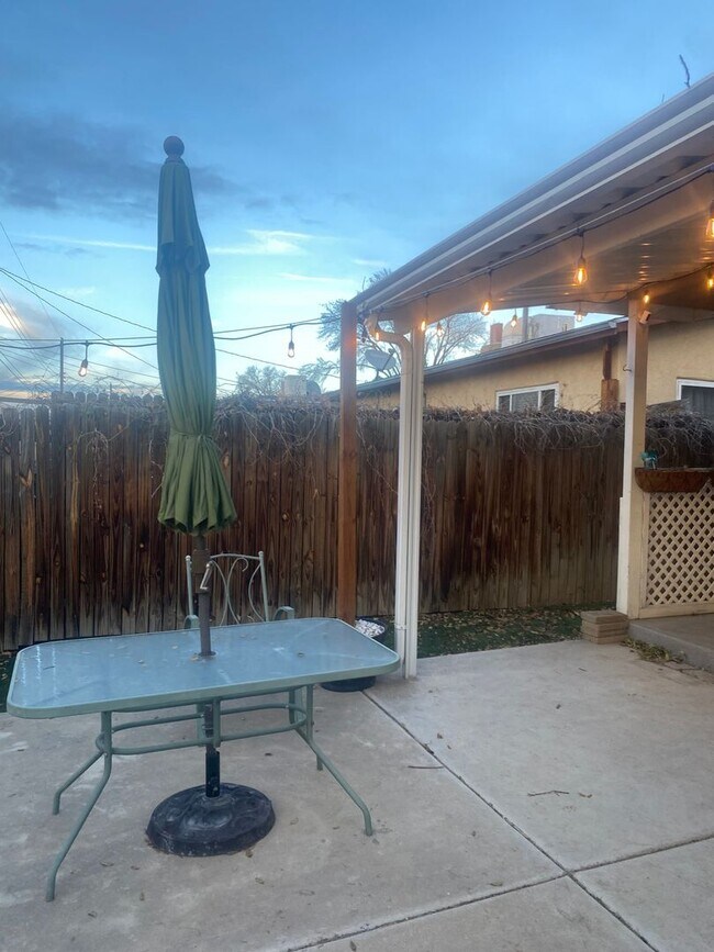 Building Photo - Beautiful 3bd home in NE Heights