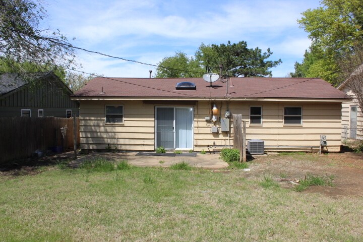 Building Photo - 3828 NW 29th St