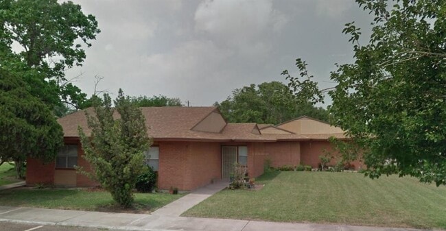 Building Photo - 1601 S Bridge Ave