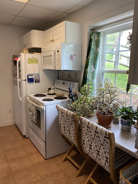 Kitchen - 600 W Linden St