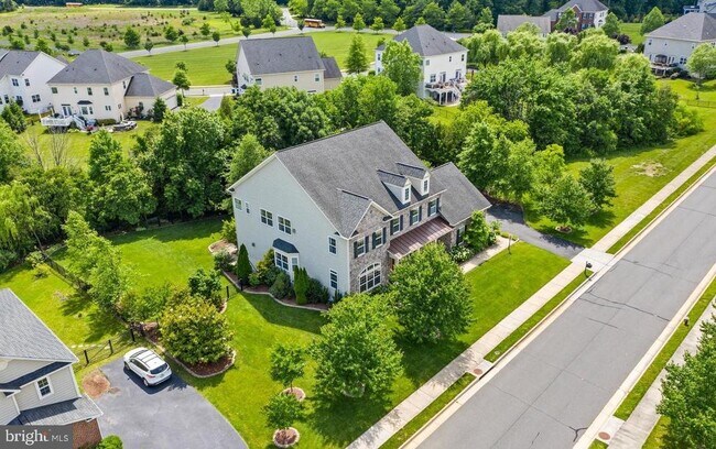 Building Photo - 41857 Rawnsley Dr