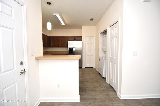 Building Photo - 2211 Golden Lake Loop