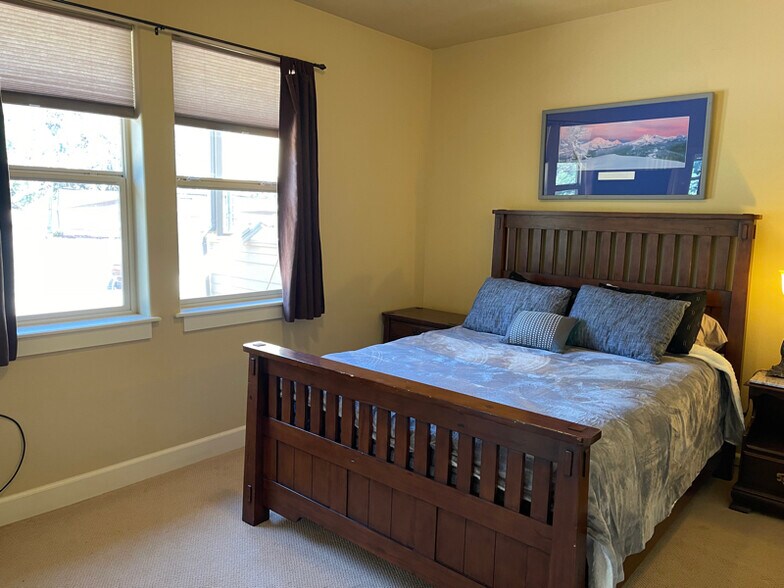 Building Photo - 1485 Murrelet Dr