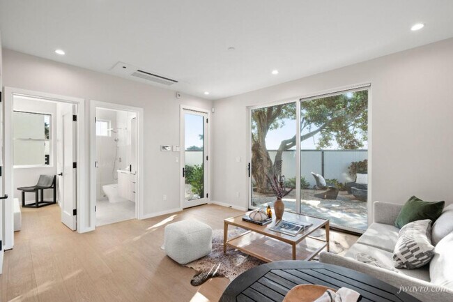 Building Photo - 255 Gellert Dr
