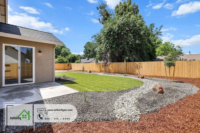 Building Photo - 2864 River Dr