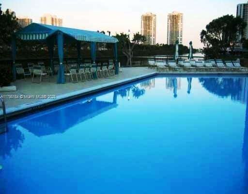 Building Photo - 3475 N Country Club Dr