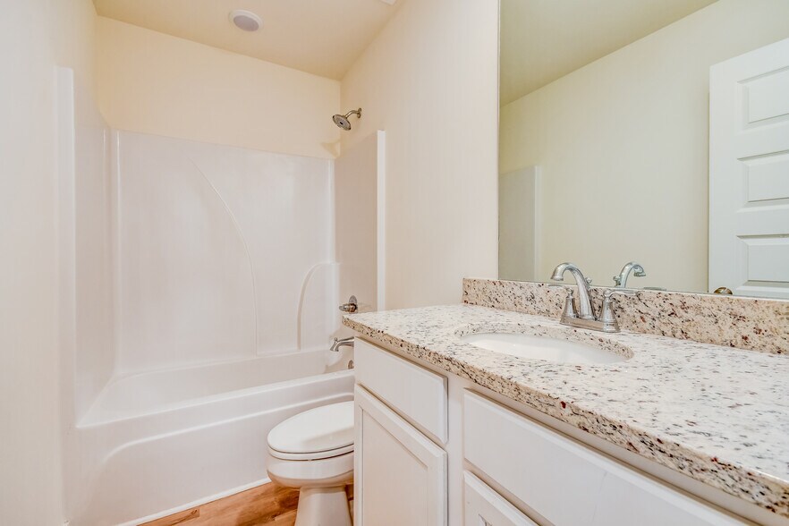 Building Photo - 12 Deer Creek Dr