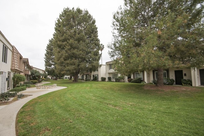 Building Photo - Charming All-Inclusive 1BR with Resort-Style Amenities