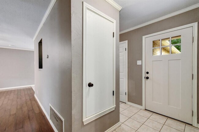 Building Photo - 3429 Harvest Dr