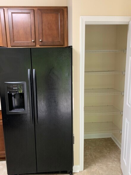 Building Photo - 11619 Stockdale Ct