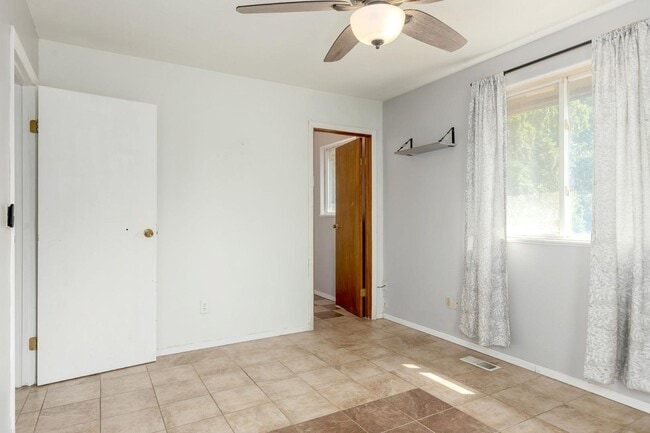 Building Photo - 14853 Burger Ln