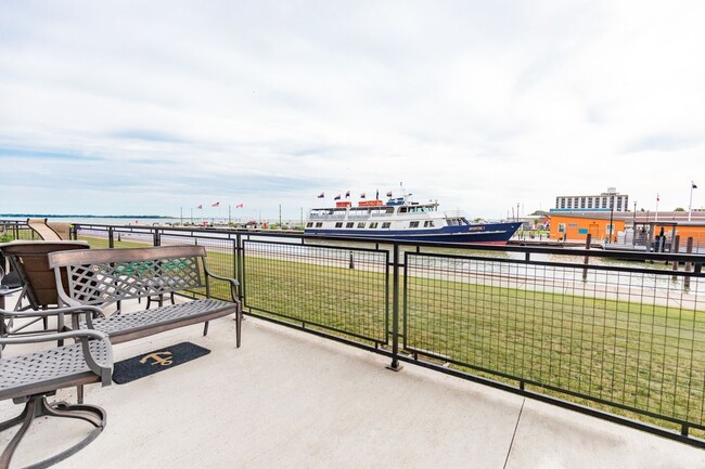 Patio / Waterfront View - 401 W Shoreline Dr