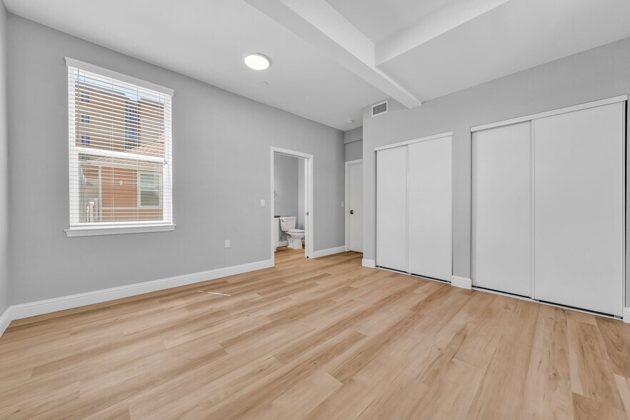 Building Photo - 2020 Dwight Way