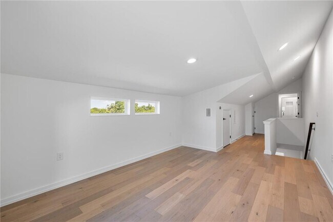 Building Photo - 914 Taulbee Ln