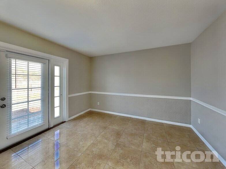 Building Photo - 16511 W Course Dr