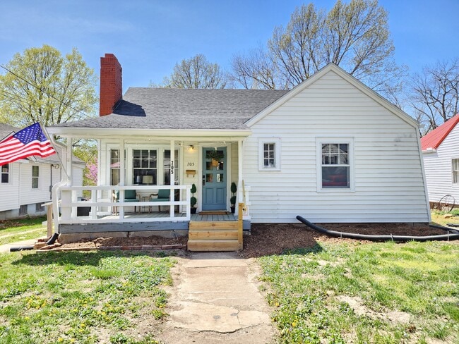 Building Photo - 705 N Folger St