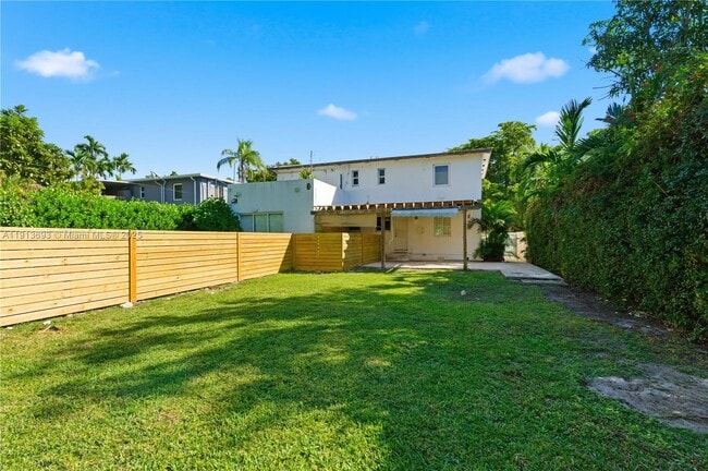 Building Photo - 1244 SW 13th Ave