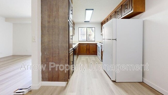 Building Photo - 207 E Arbor Ave