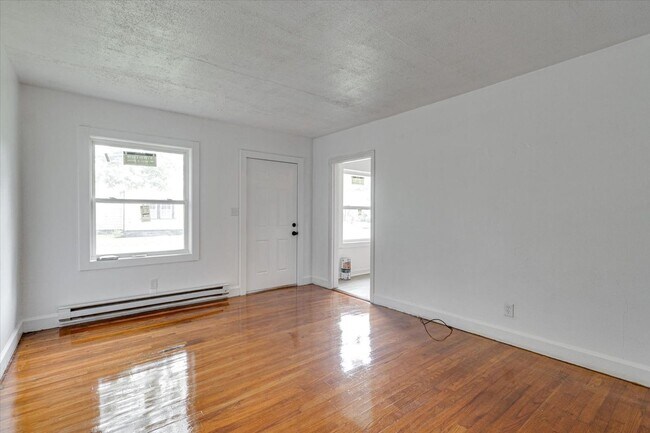 Building Photo - Spacious 1-Bedroom in Convenient Chattanoo...