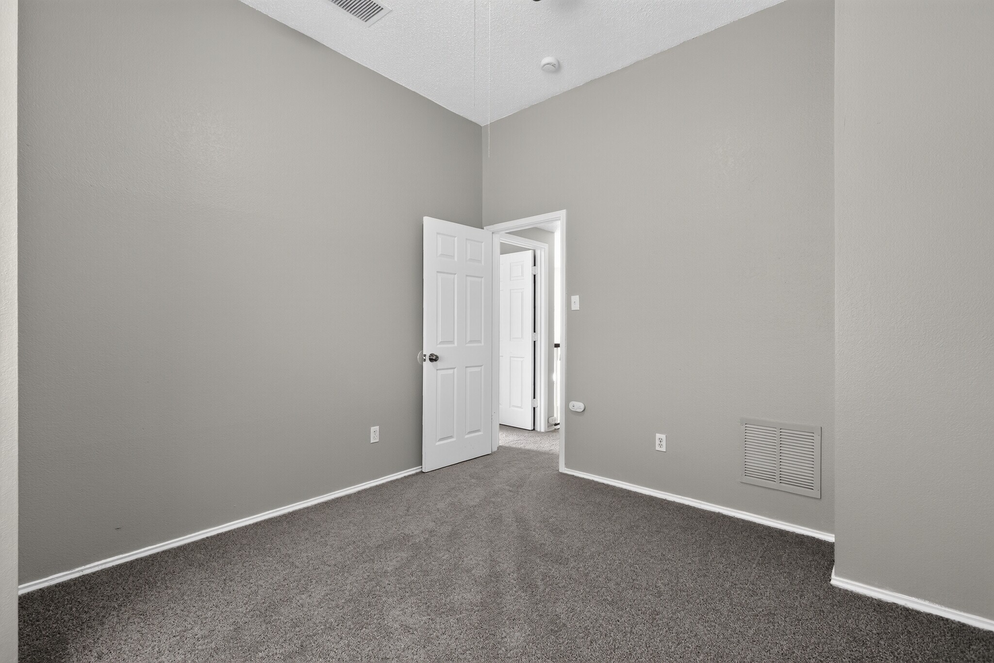 Building Photo - 1624 Ariel Dr