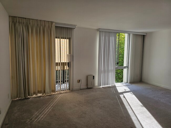 Building Photo - 3602 W Estates Ln