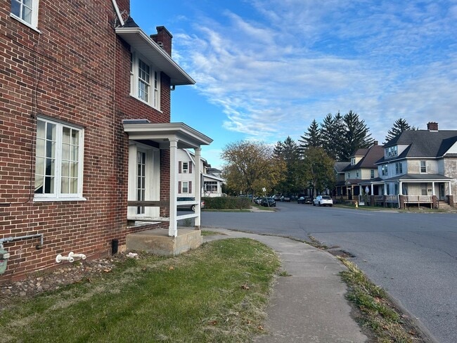 Building Photo - 643 Wildwood Blvd