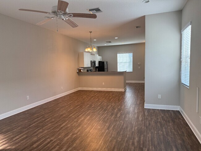 Building Photo - 2820 1st Ave S