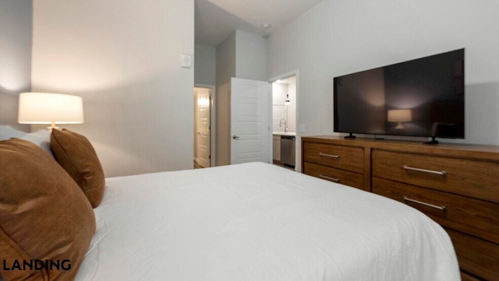 Building Photo - 5340 Periwinkle Hl Ave