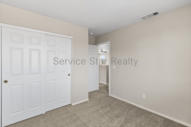 Building Photo - 12106 N 130th Dr
